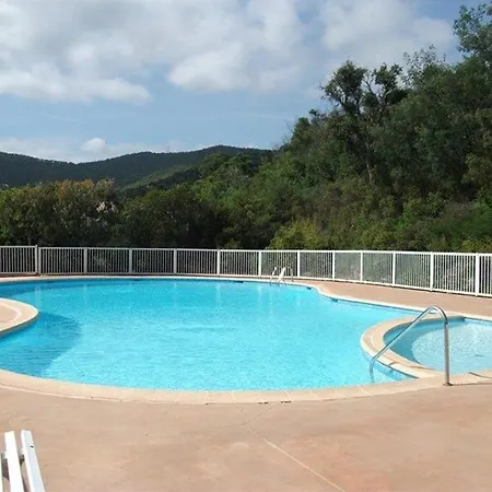 Villa 2 Dans Avec Piscine