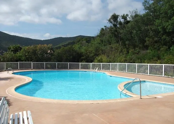 Villa 2 Dans Avec Piscine